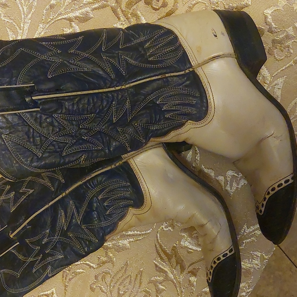 Justin Boots - Picture 3 of 8